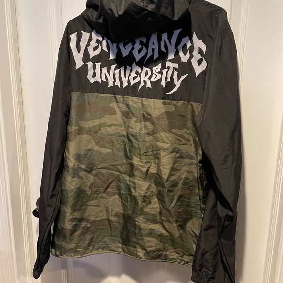 Vengeance University black and camo jacket size- XL - Picture 2 of 2